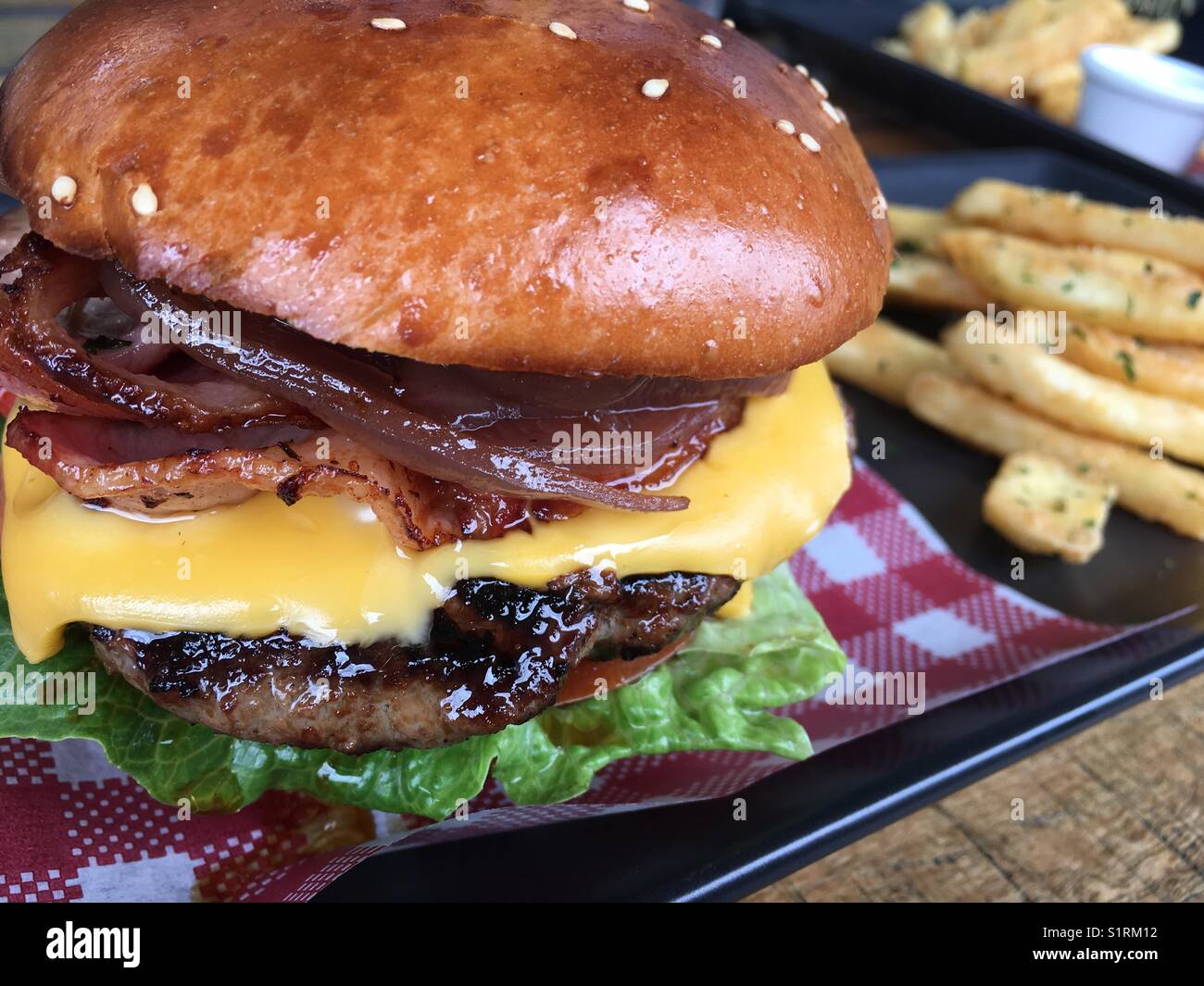 Burger And Chips Takeaway Hi res Stock Photography And Images Alamy burger-and-chips-takeaway-hi-res-stock-photography-and-images-alamy