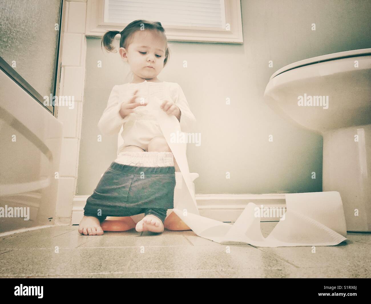 Young Girl Sitting On Toilet High Resolution Stock Photography And Images Alamy Young Girl Sitting On Toilet High Resolution Stock Photography And Images Alamy