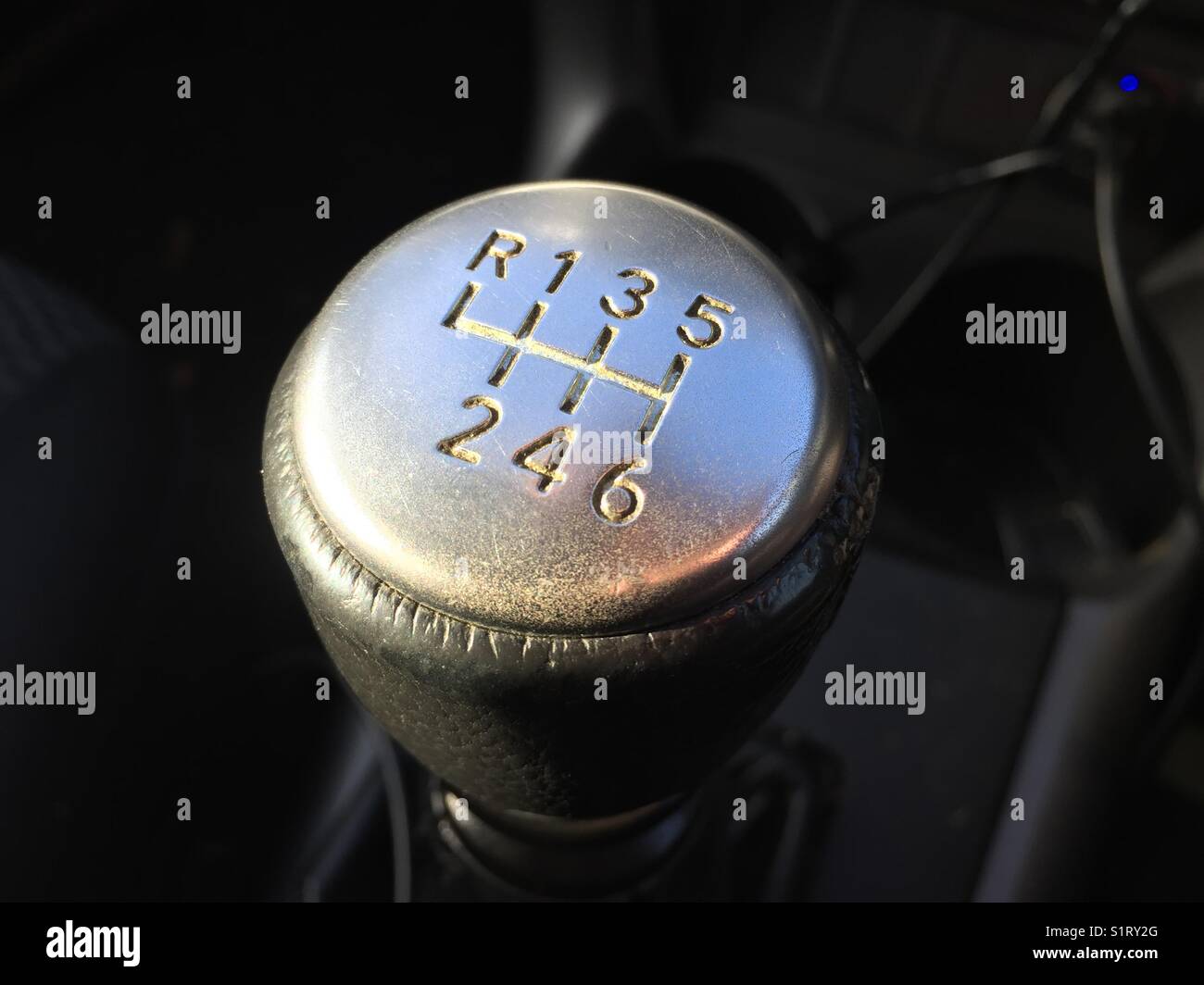 Check Out What The Numbers And Letters Written On The Auto Gear Knob Mean!