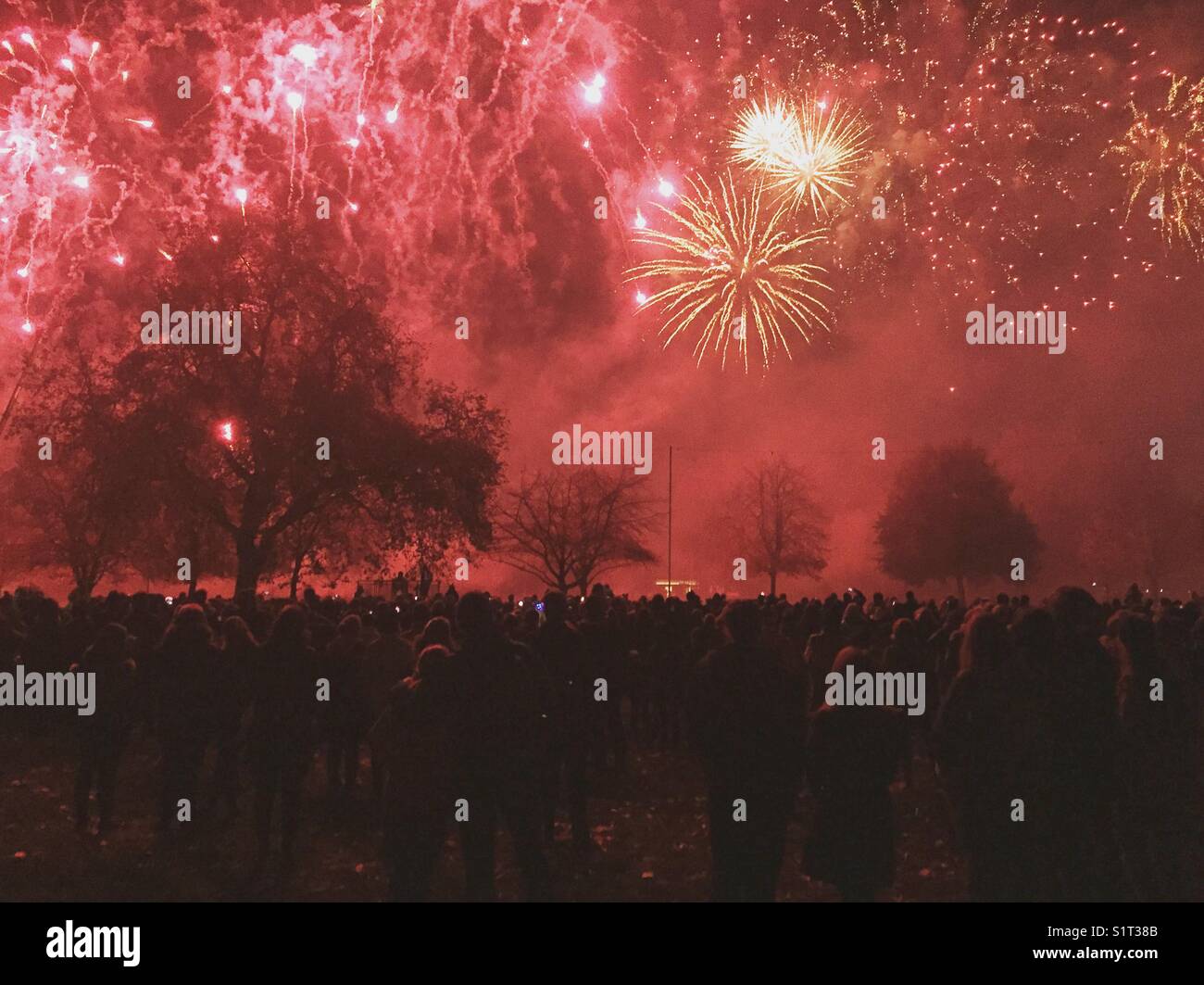 Bonfires and fireworks hires stock photography and images Alamy