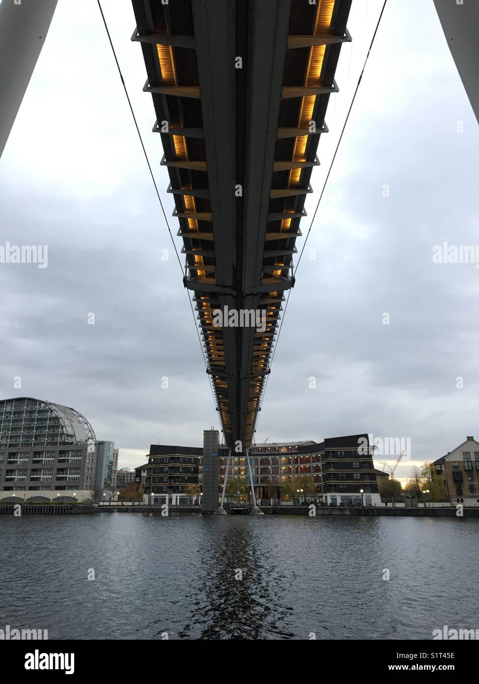 Excel london bridge hires stock photography and images Alamy