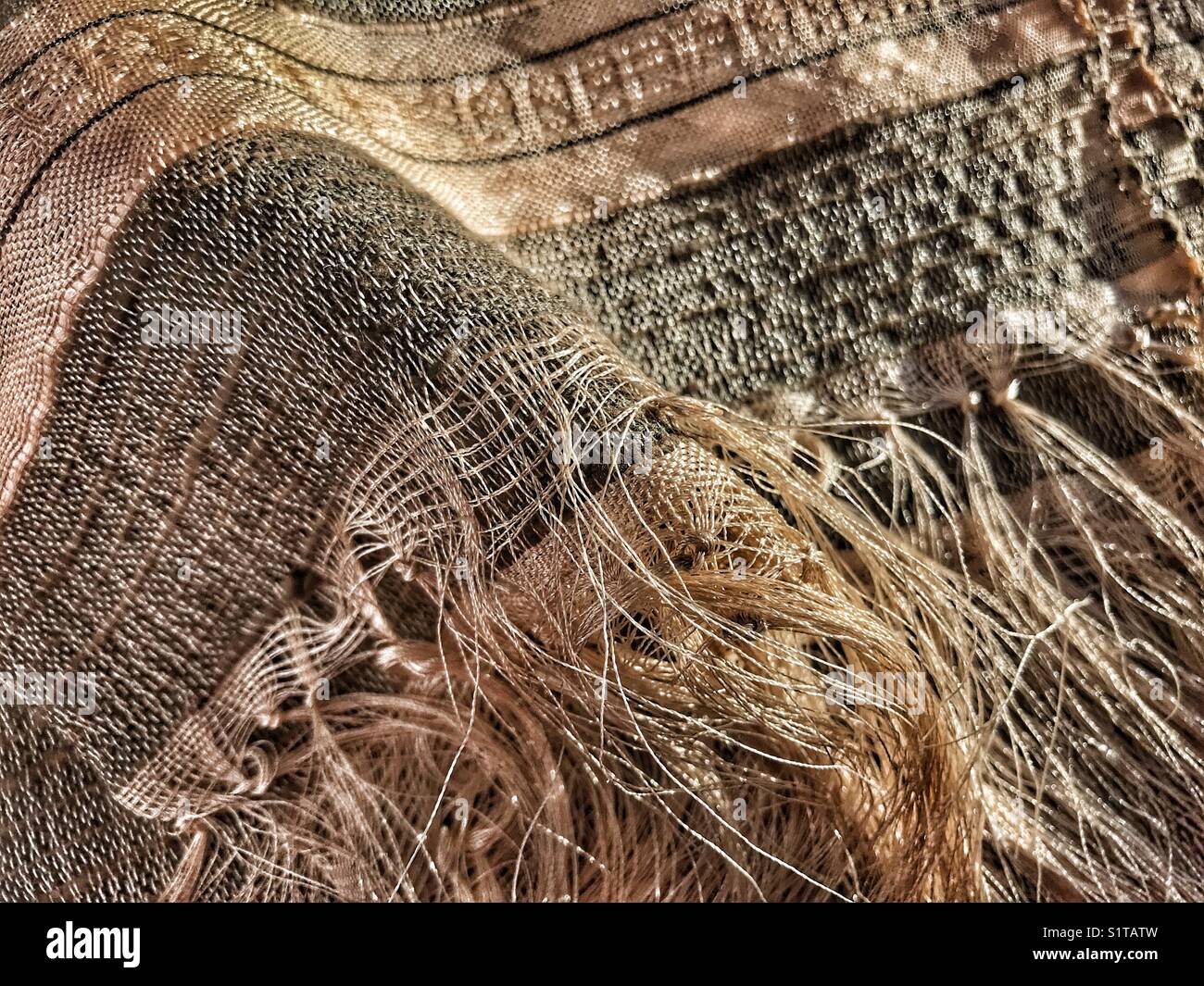 Stylish Gold Thread Scarves Ladies Silk Scarf - China Hijab Silk and Stripe Scarf  price