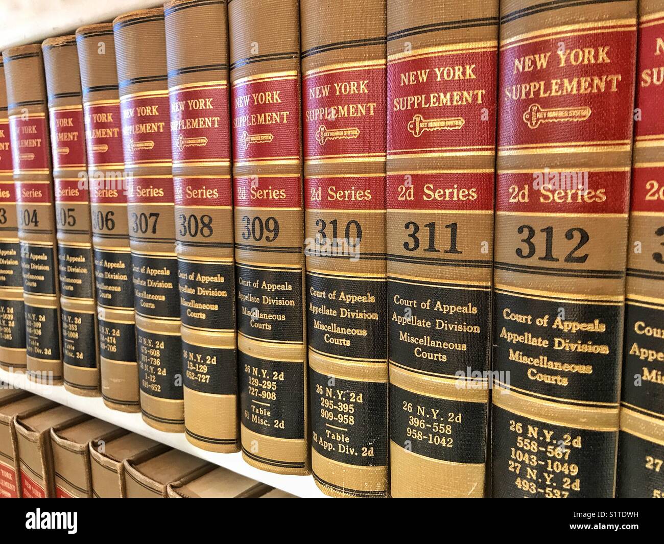 Law books hi-res stock photography and images - Alamy