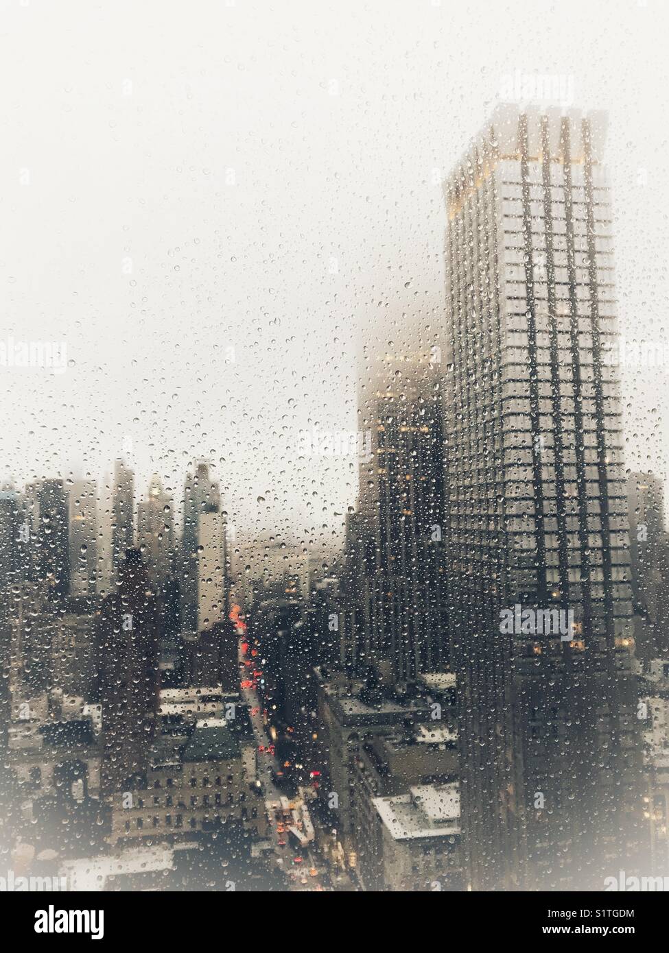 Rainy manhattan hi-res stock photography and images - Alamy