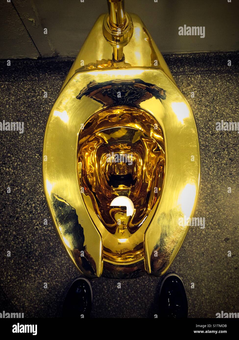 Gold Toilet High Resolution Stock Photography And Images Alamy