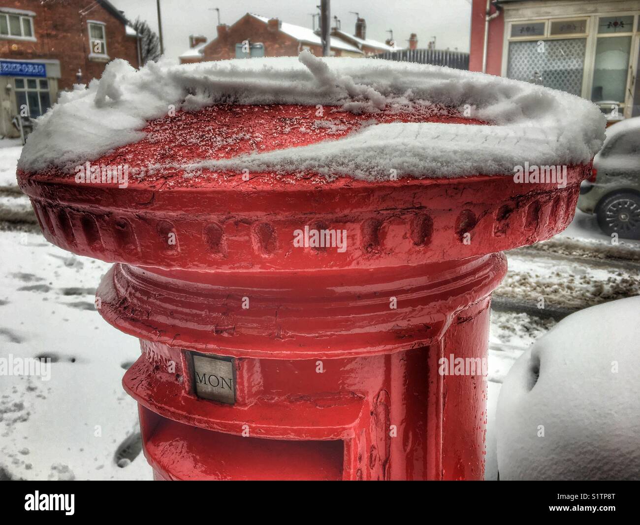 Postbox and snow hi-res stock photography and images - Alamy