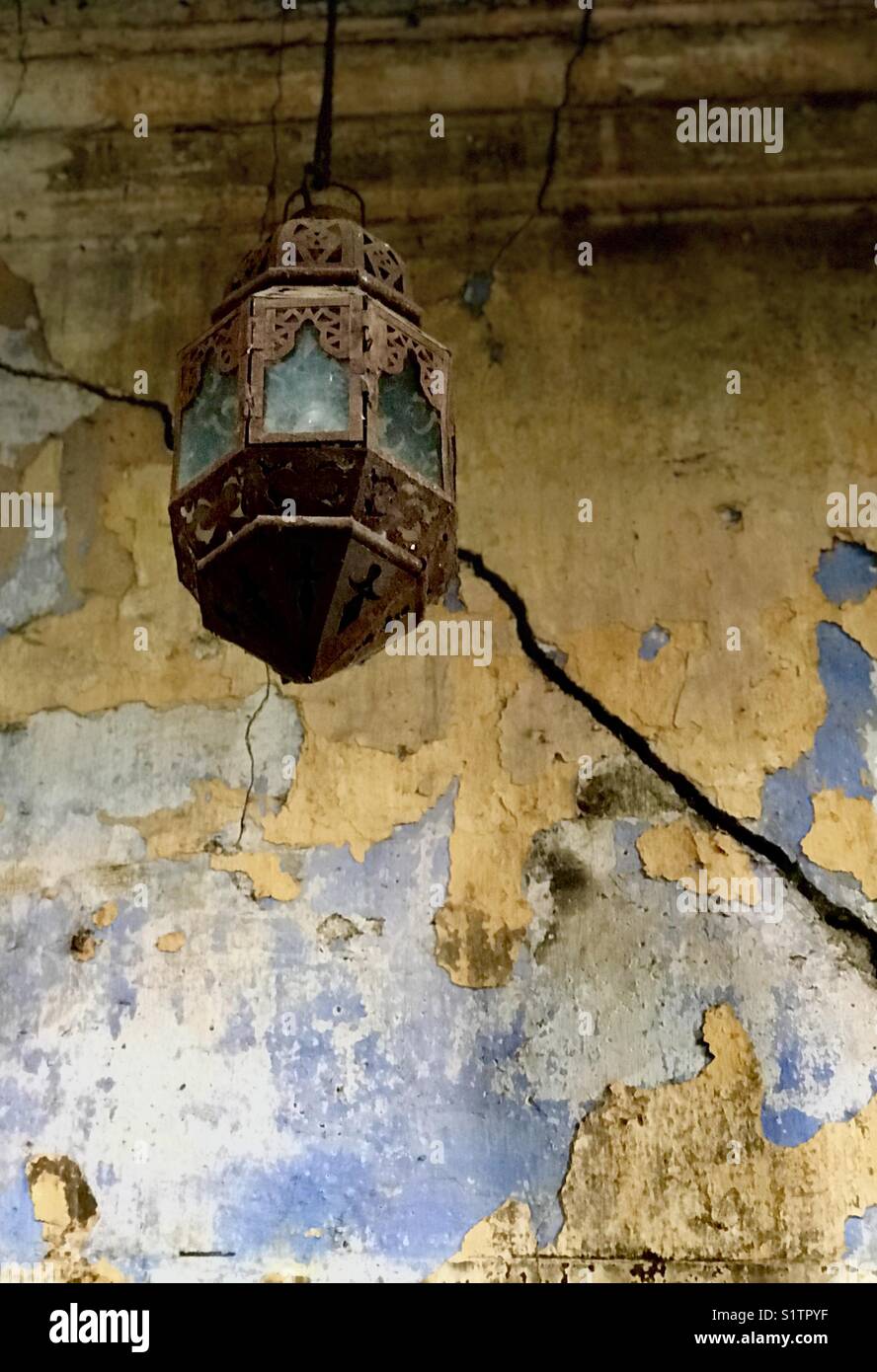 Old vintage lantern hi-res stock photography and images - Alamy