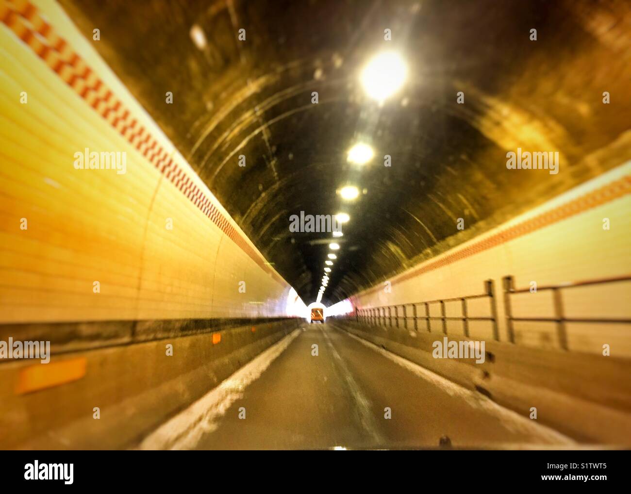 Tunnel vision hires stock photography and images Alamy