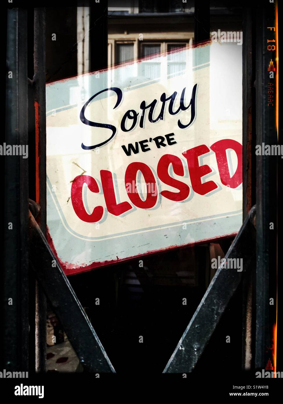 Closed shop sign hires stock photography and images Alamy