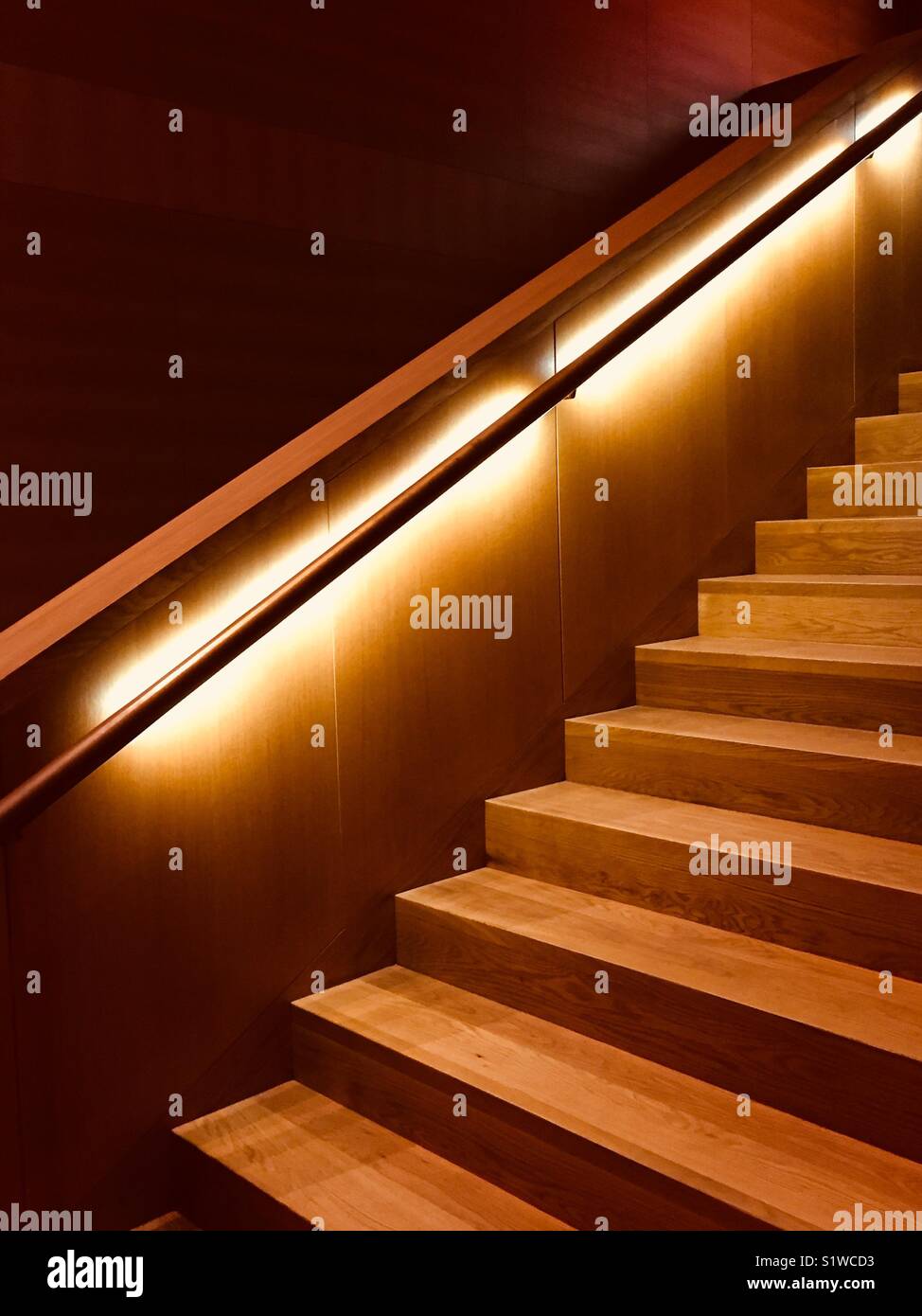 Wooden Staircase With Illuminated Handrail Reddish Brown Oak