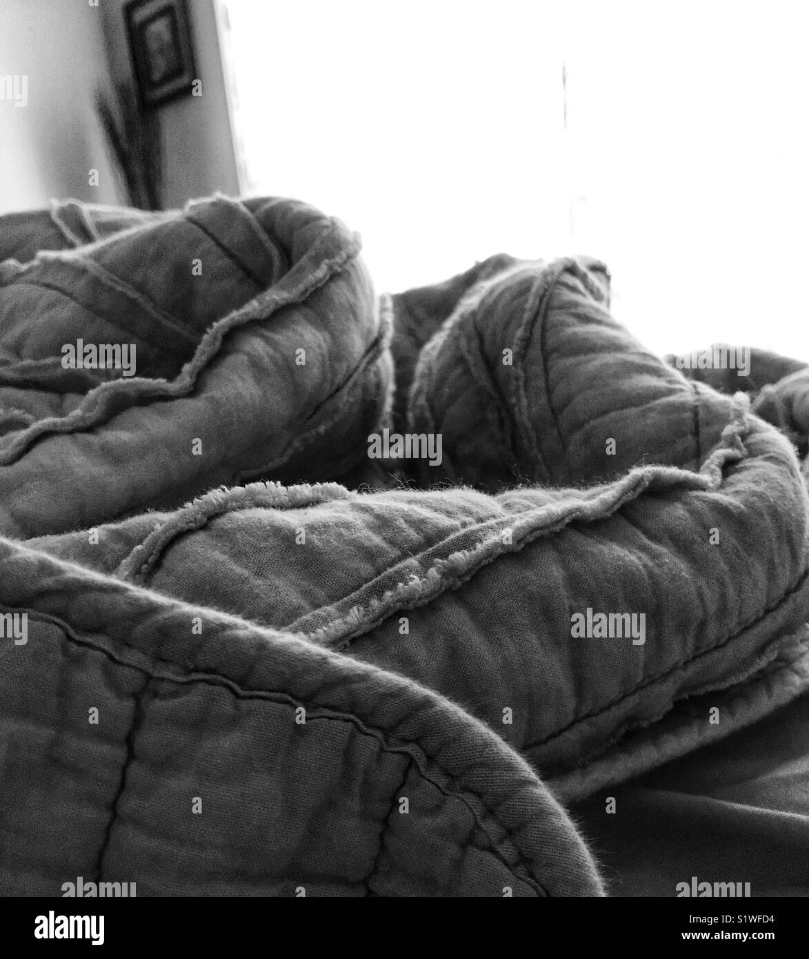 Comforter blanket hires stock photography and images Alamy