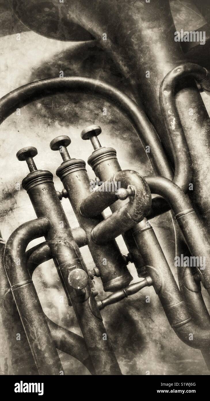 Horn instrument hires stock photography and images Alamy