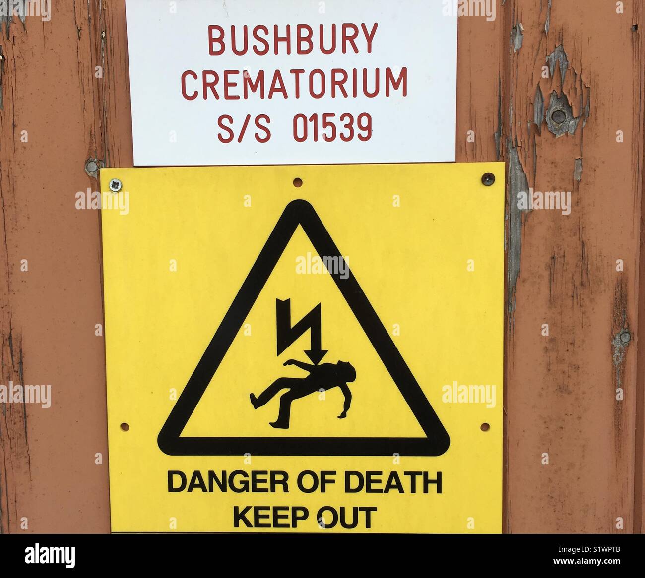 A warning sign with unintentional black humour at a crematorium facility in the uk Stock Photo