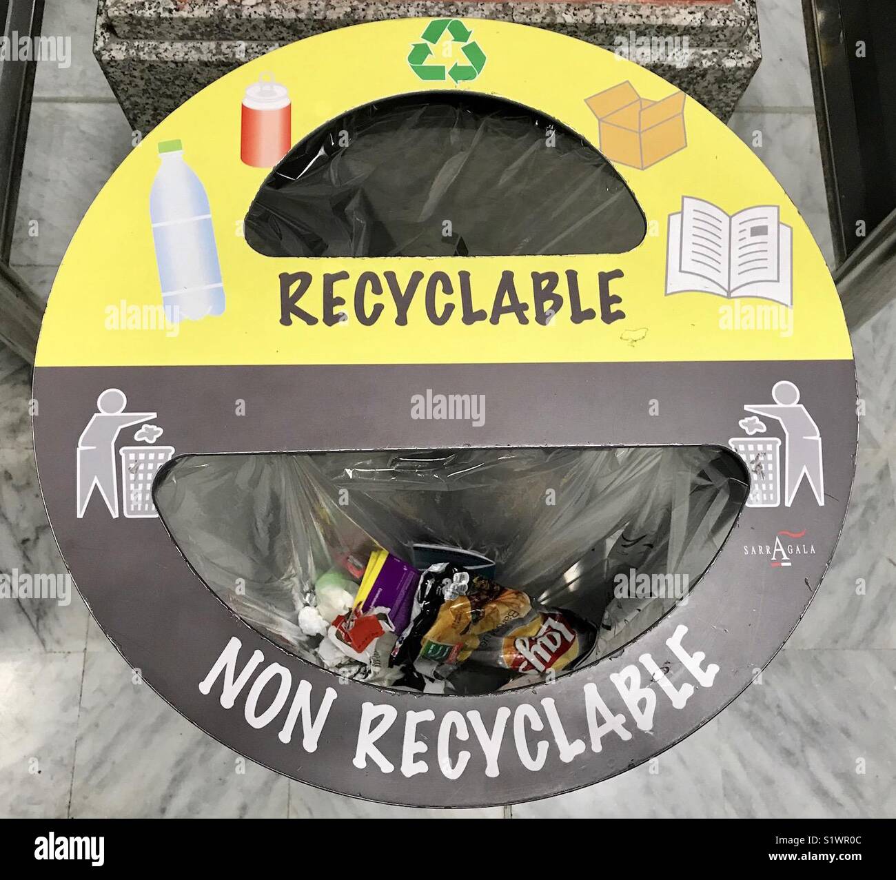 Non recyclable hires stock photography and images Alamy