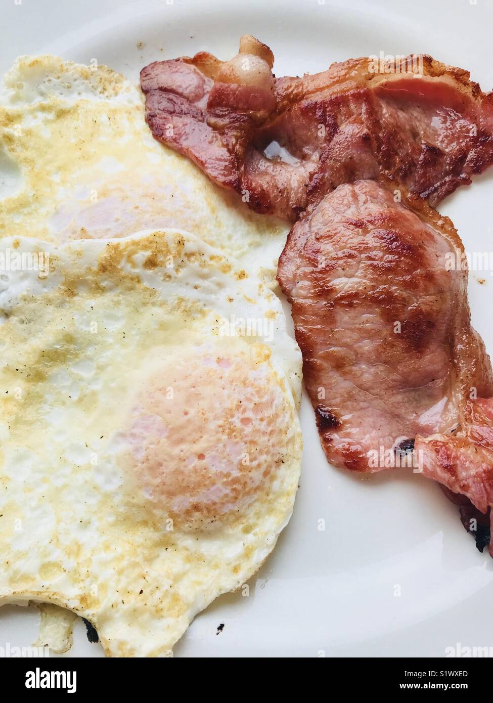 Bacon and eggs Stock Photo - Alamy