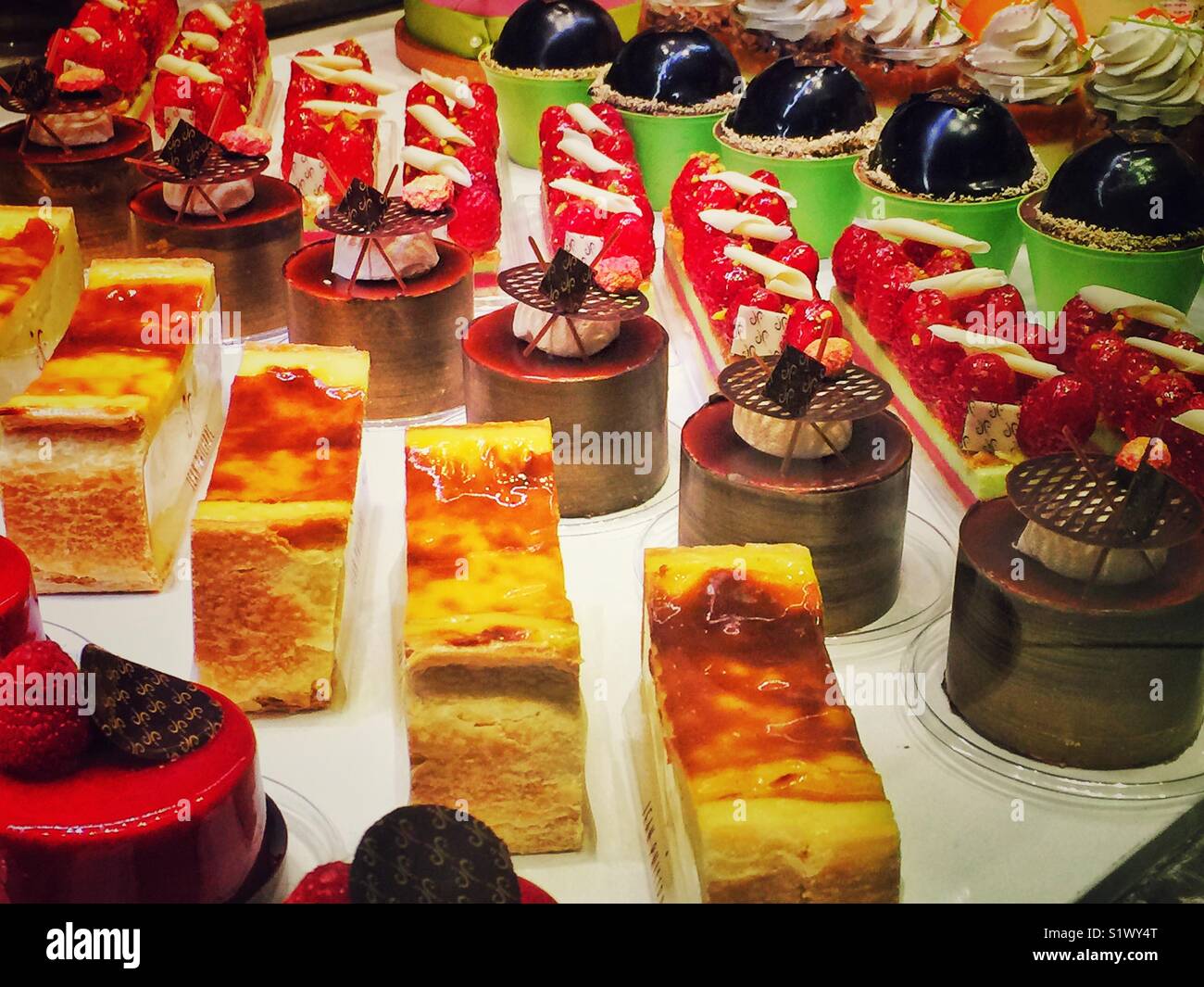 Rows of exquisite desserts on display at ARIA Patisserie in Las Vegas Stock Photo