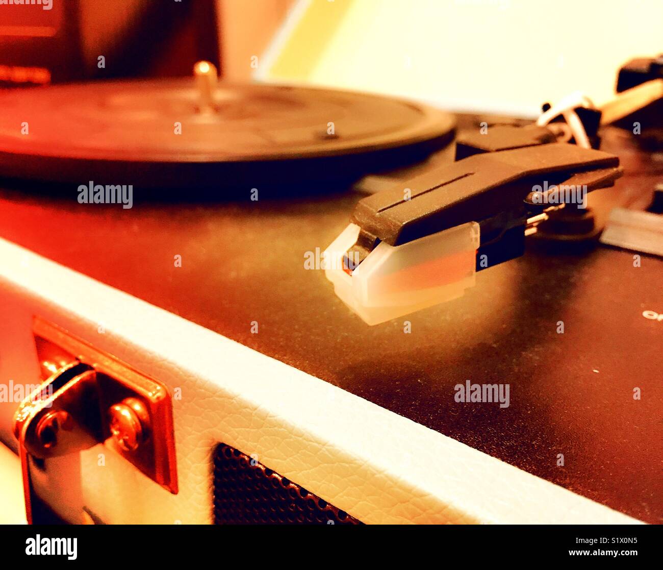 Turntable stylus with needle cartridge protective shell, United States