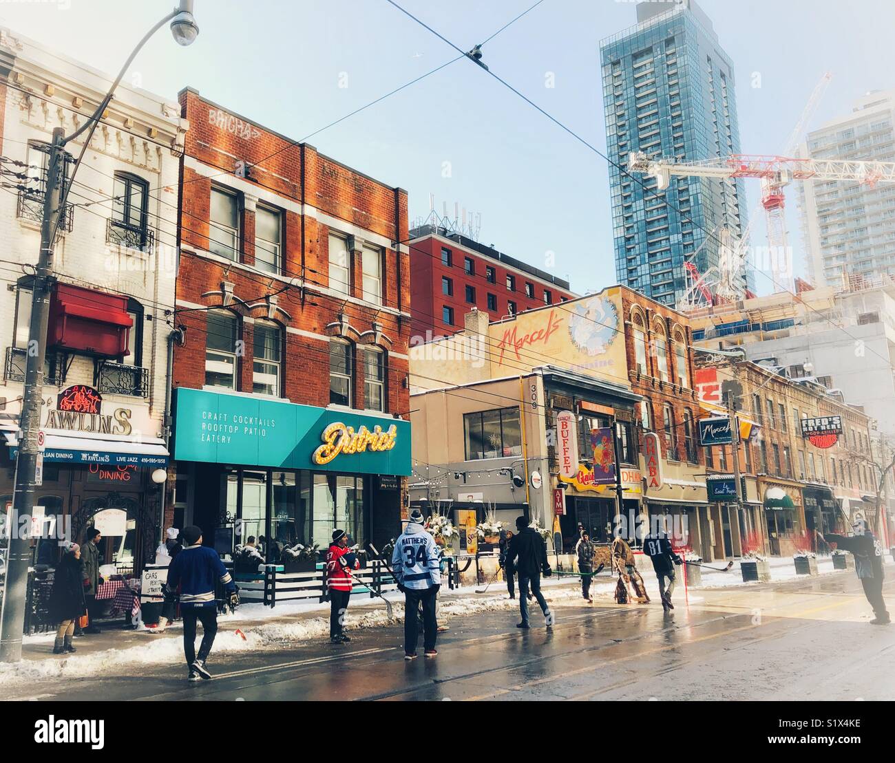 Downtown street smartphone stock photos and images Alamy