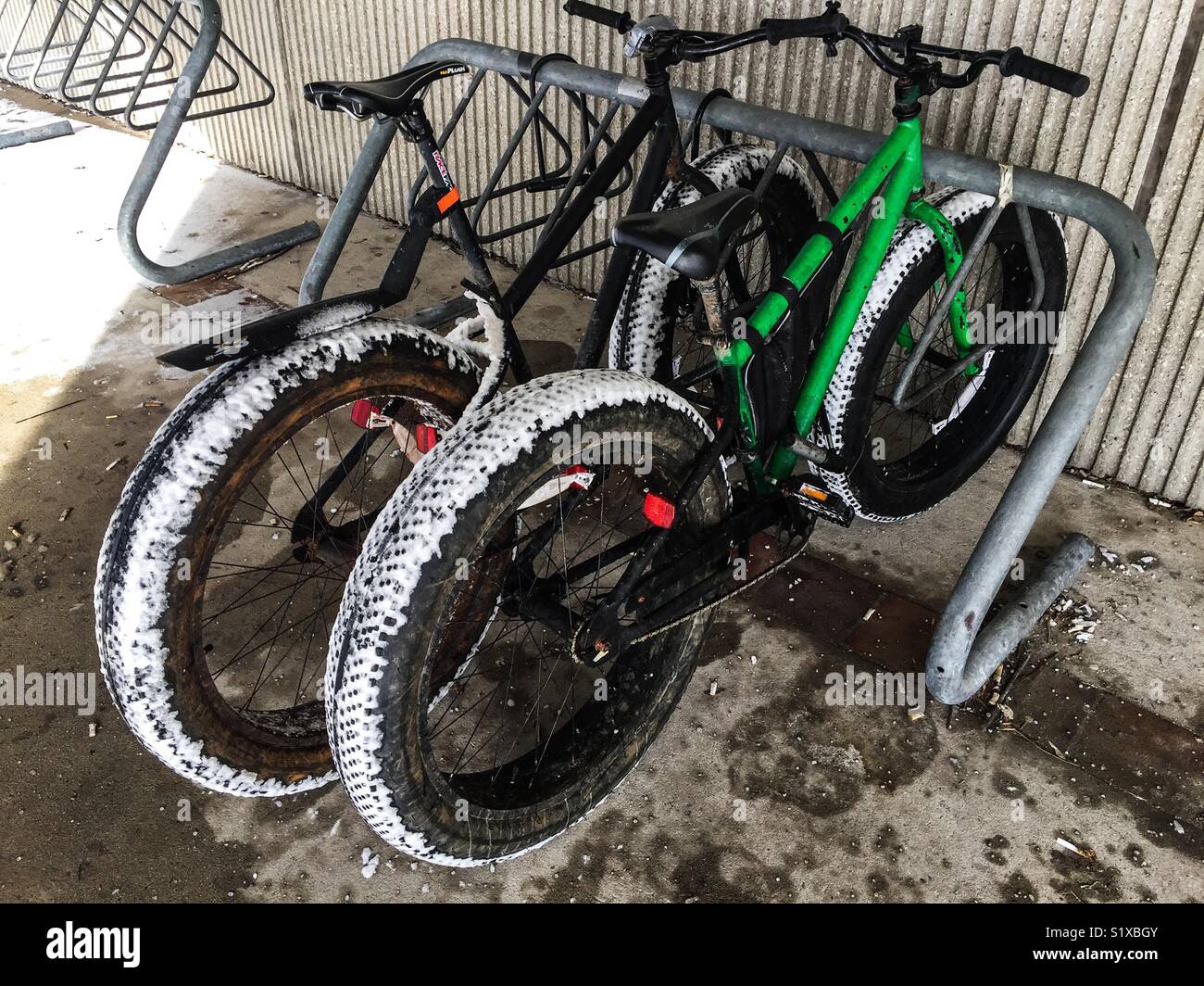 Balloon tires hi res stock photography and images Alamy