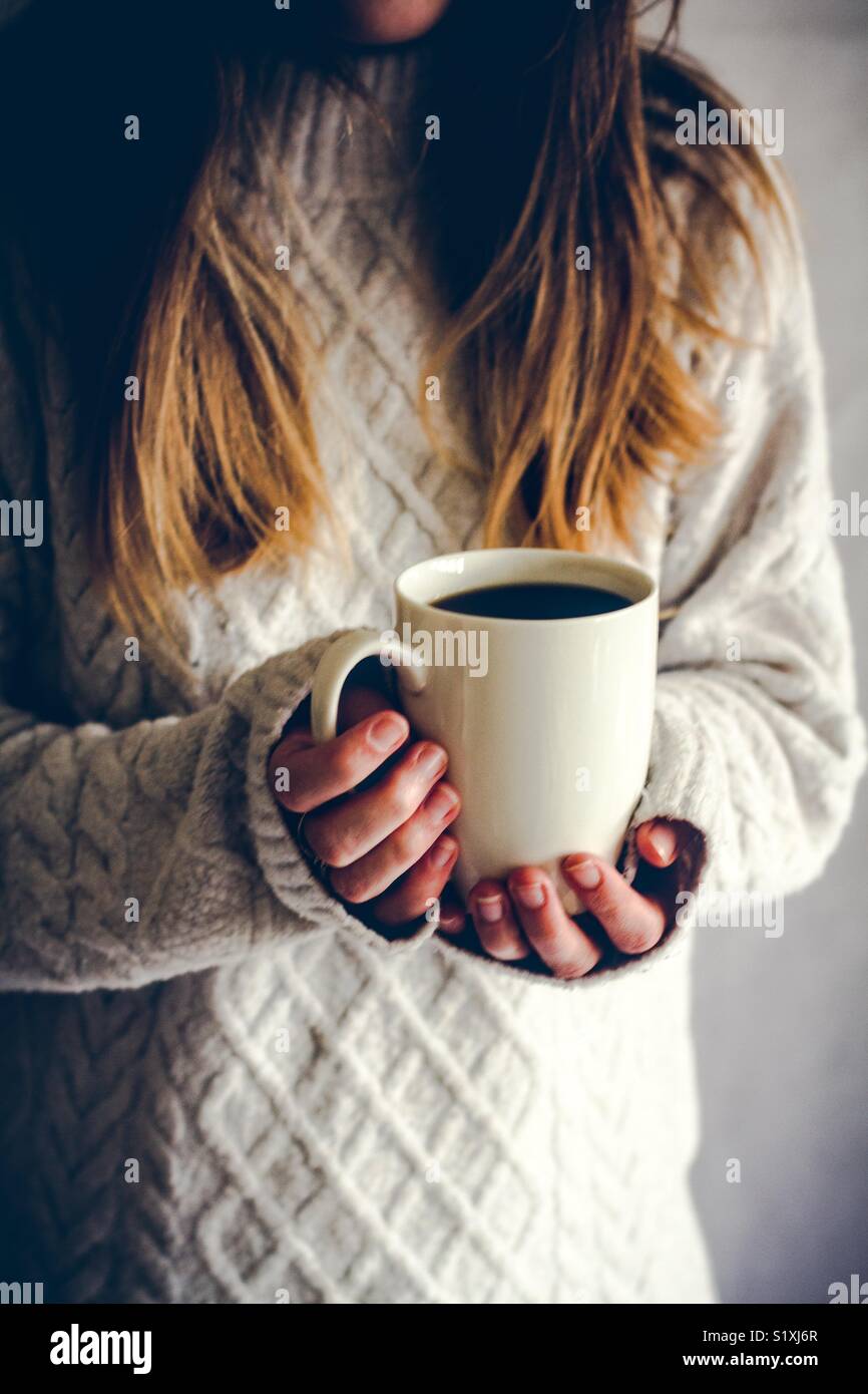 Chicks huddling up to a coffee mug to stay warm. : r/MadeMeSmile