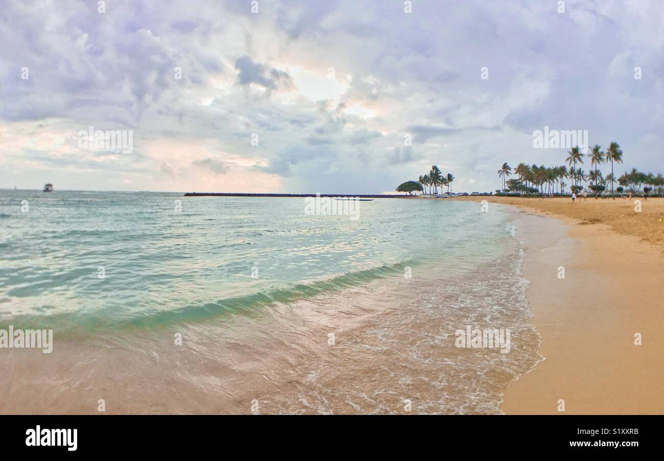 Sandy beach turquoise ocean waves hi-res stock photography and images ...