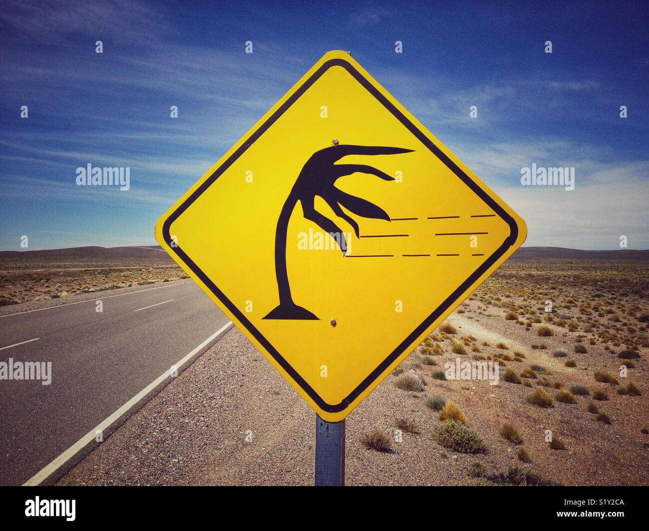 Side Wind Road Sign Hi res Stock Photography And Images Alamy side-wind-road-sign-hi-res-stock-photography-and-images-alamy
