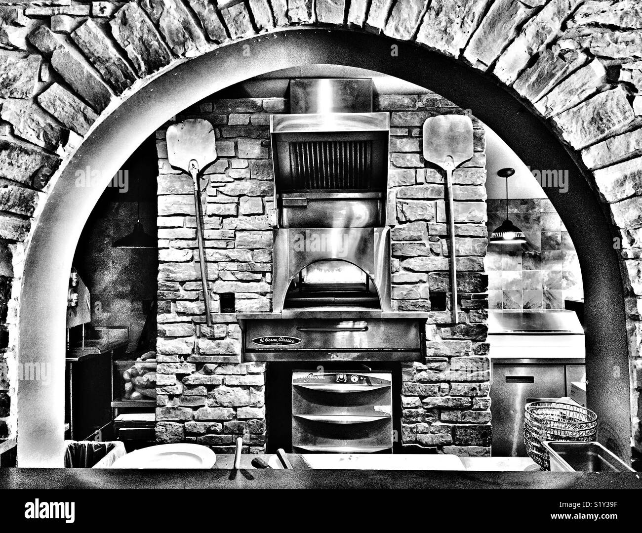 Wood fired pizza oven hires stock photography and images Alamy