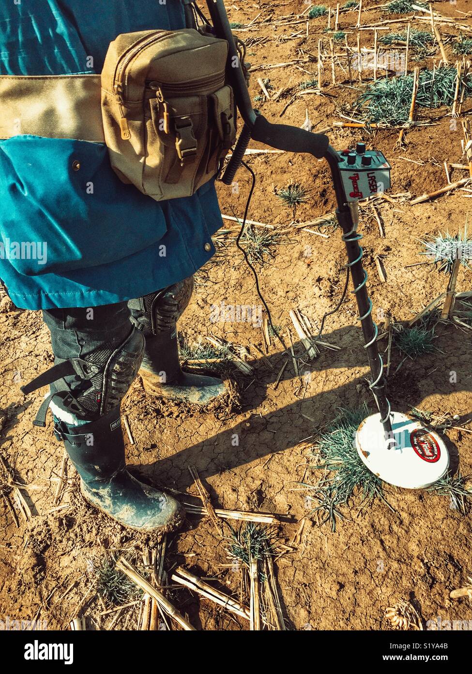 Woman metal detector hires stock photography and images Alamy