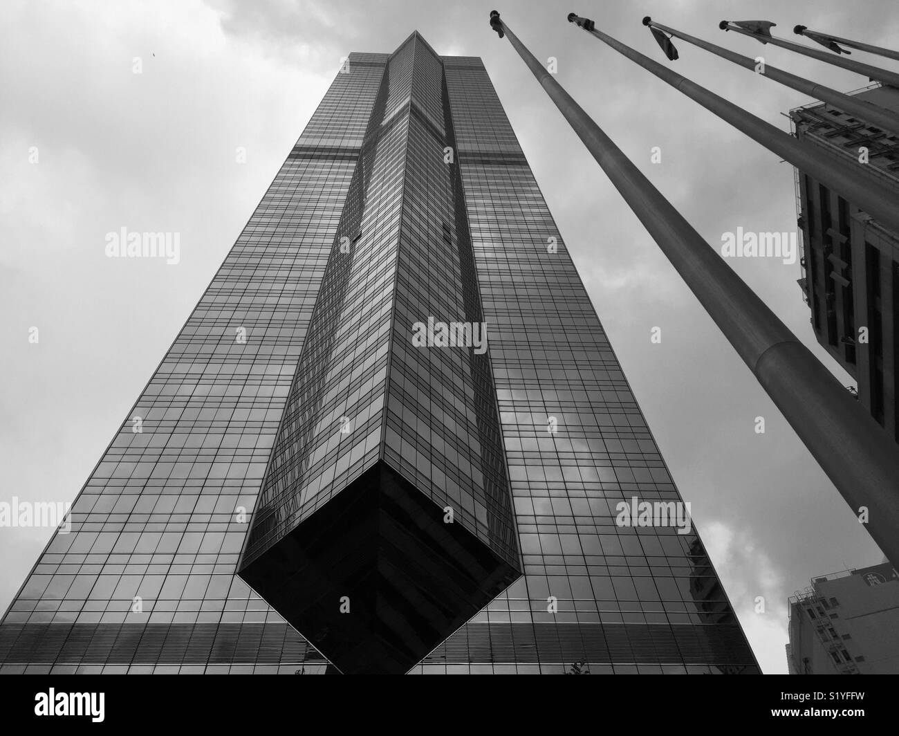 Tall modern skyscraper Black and White Stock Photos & Images - Alamy