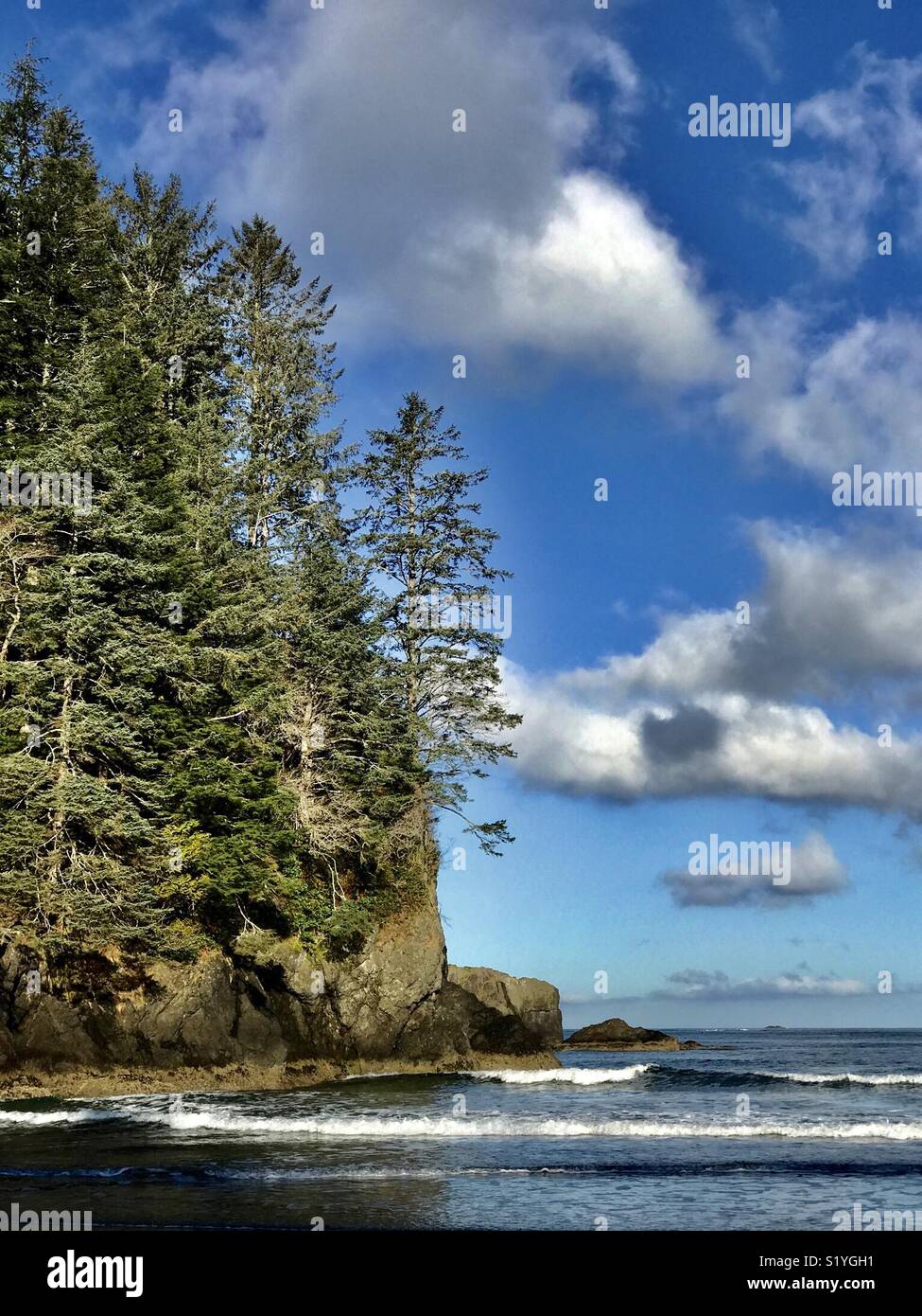 Rugged coast and clouds, Pacific coast, Olympic Peninsula, Washington Stock Photo