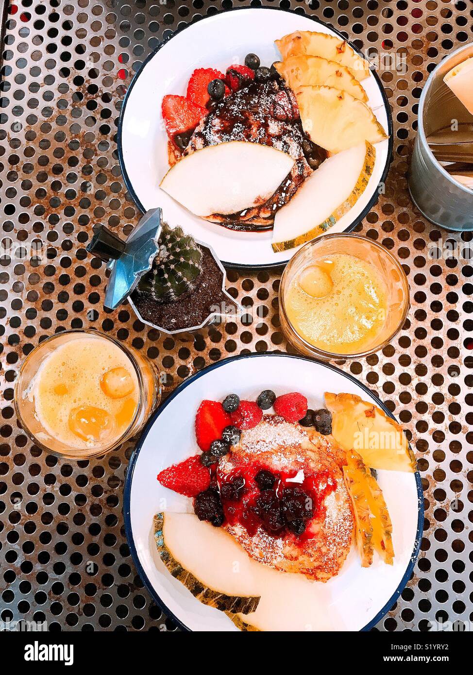 Snacks with friends Stock Photo Alamy