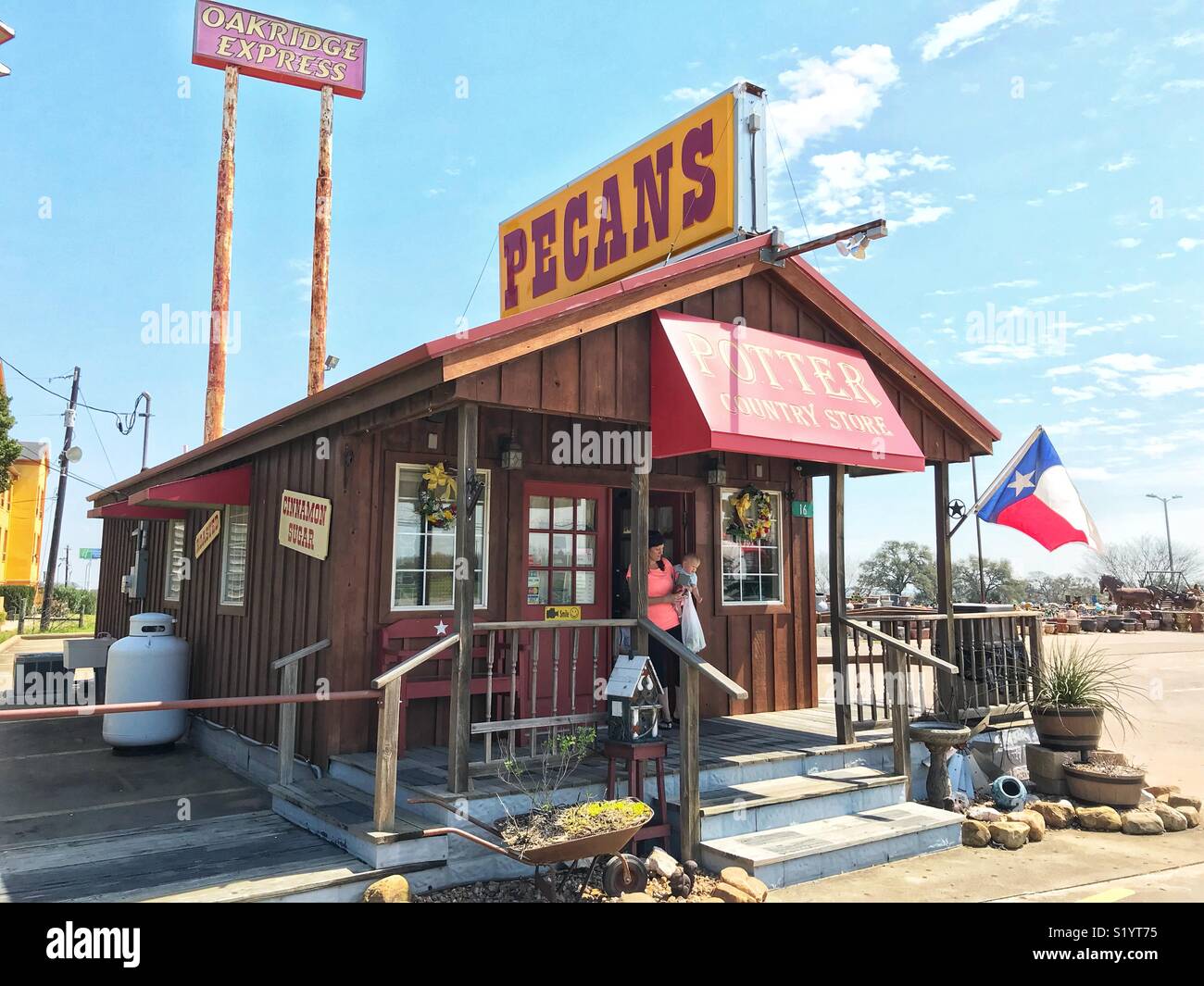 Small Country Pecan Store in Schulenburg, Texas Stock Photo Alamy