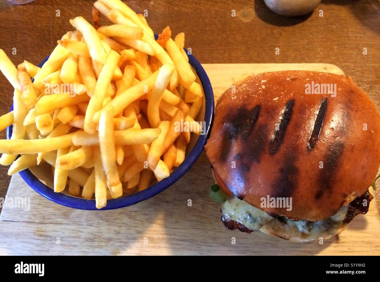 Greasy burger and chips hires stock photography and images Alamy