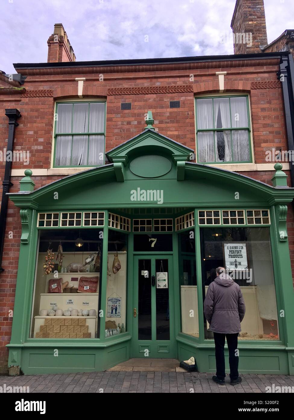 Victorian shopfront hires stock photography and images Alamy