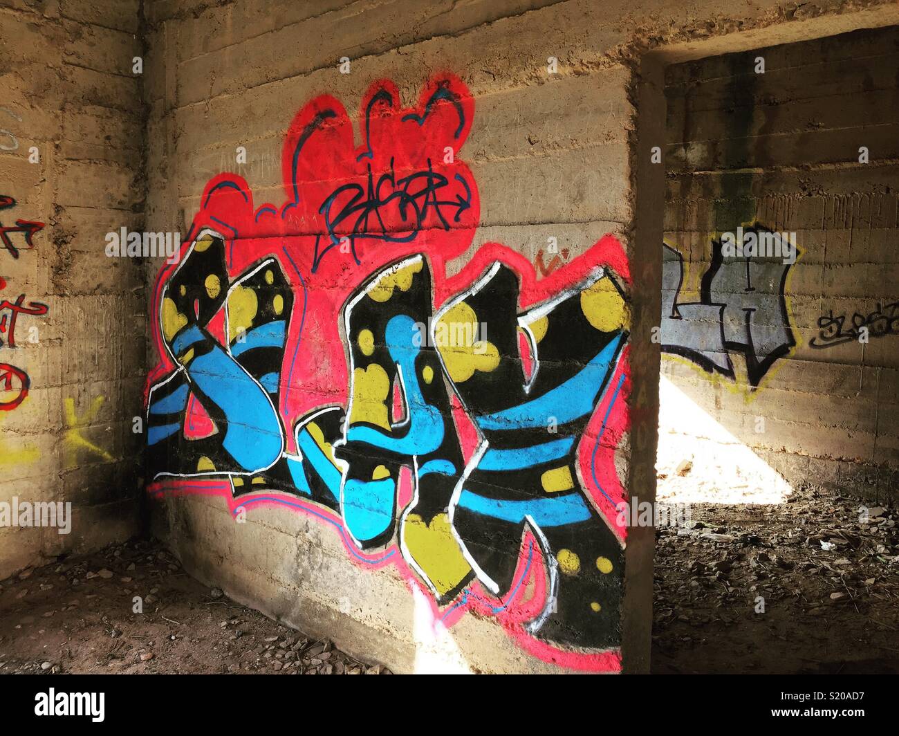 Abandoned building graffiti Stock Photo Alamy