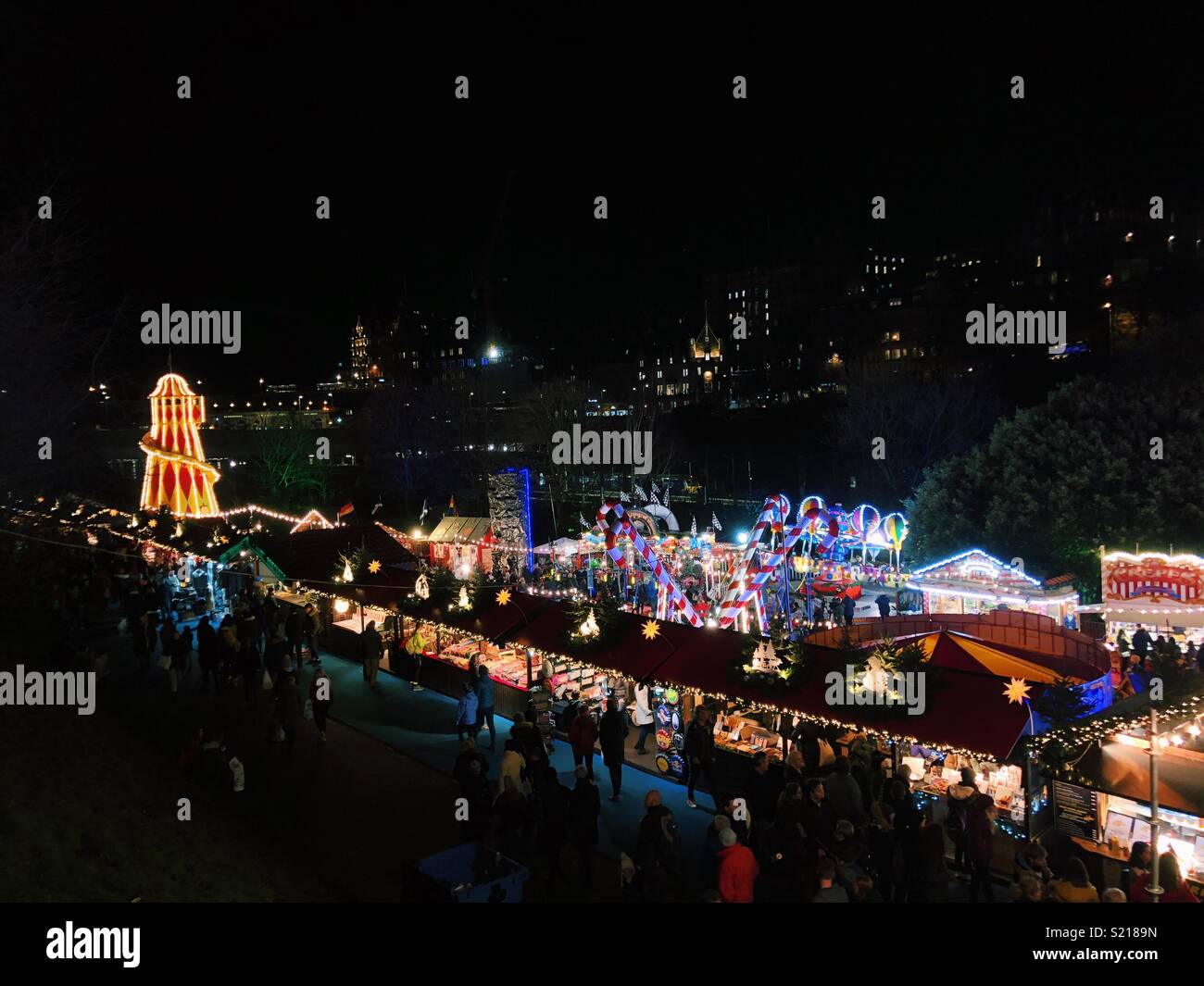 Edinburgh Christmas Wonderland Stock Photo Alamy