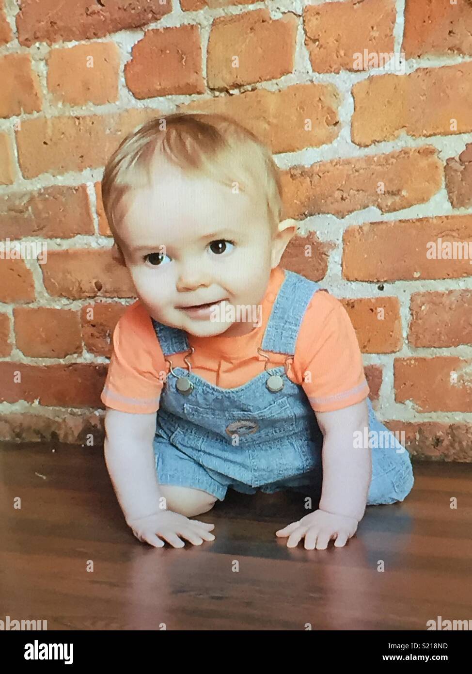 Crawling Baby Stock Photos & Crawling Baby Stock Images - Alamy