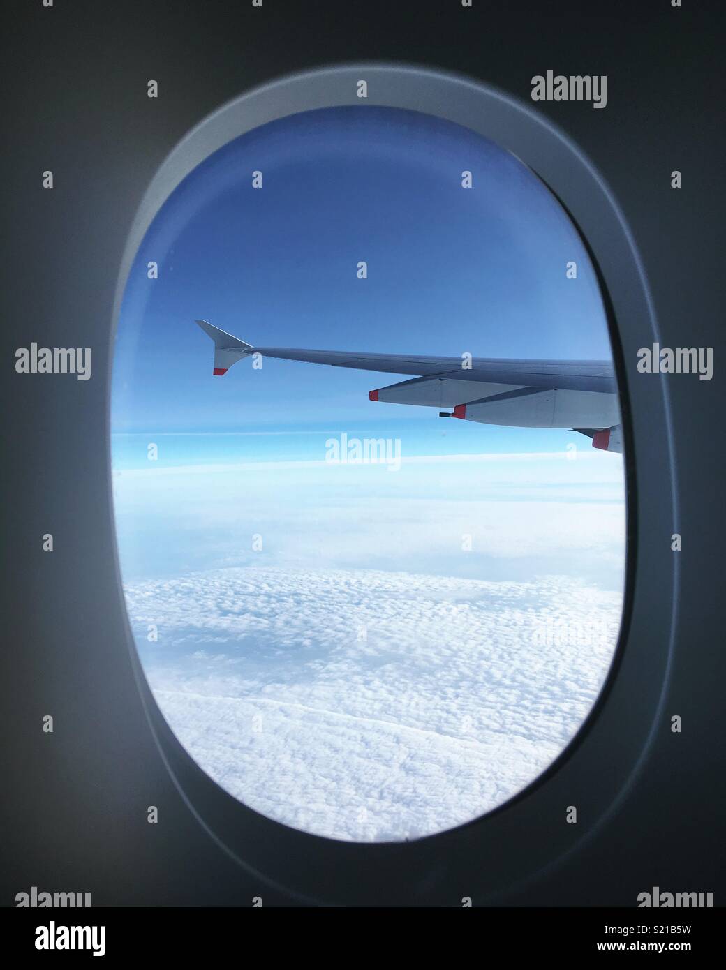 View out plane window hi-res stock photography and images - Alamy
