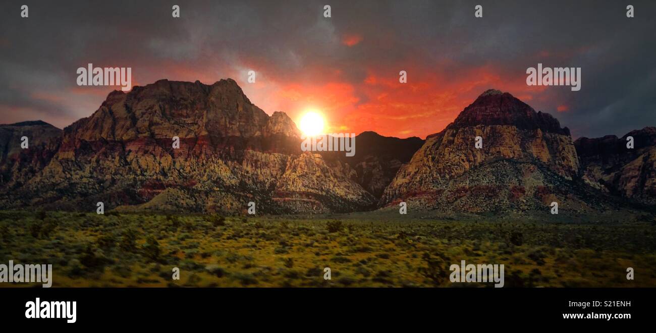 Sunset At Red Rock Canyon Las Vegas Stock Photo Alamy