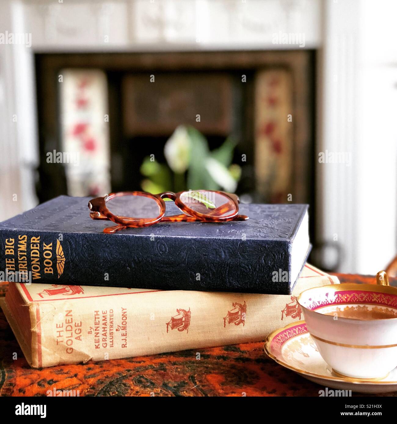 Reading old books Stock Photo Alamy