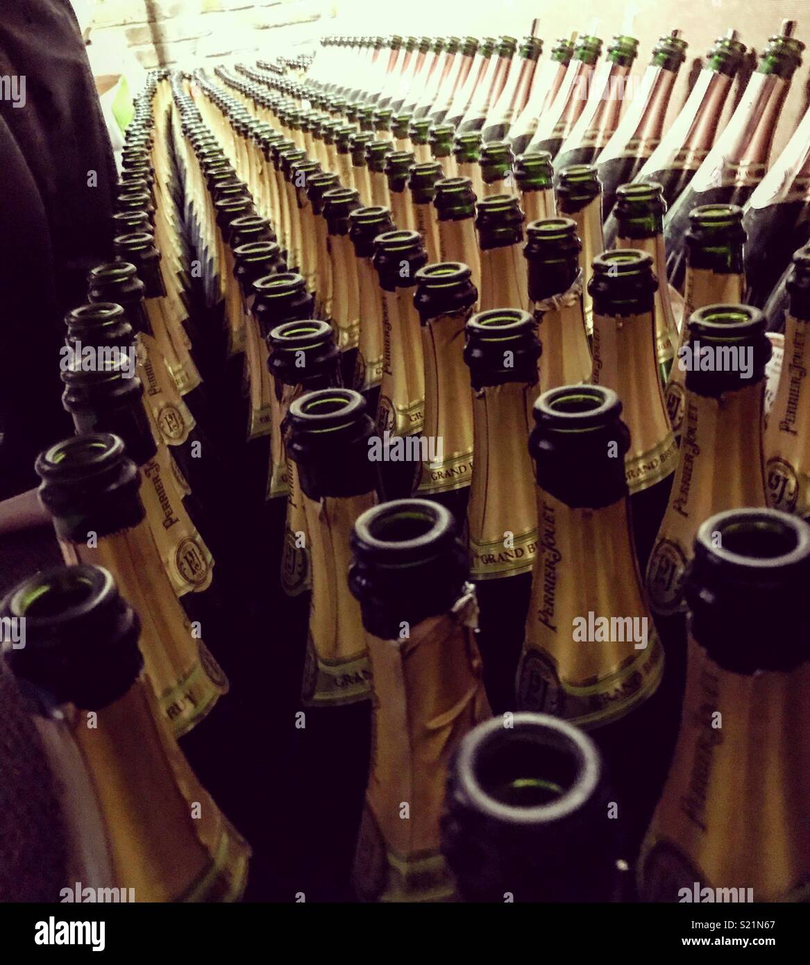 Empty champagne bottles hires stock photography and images Alamy