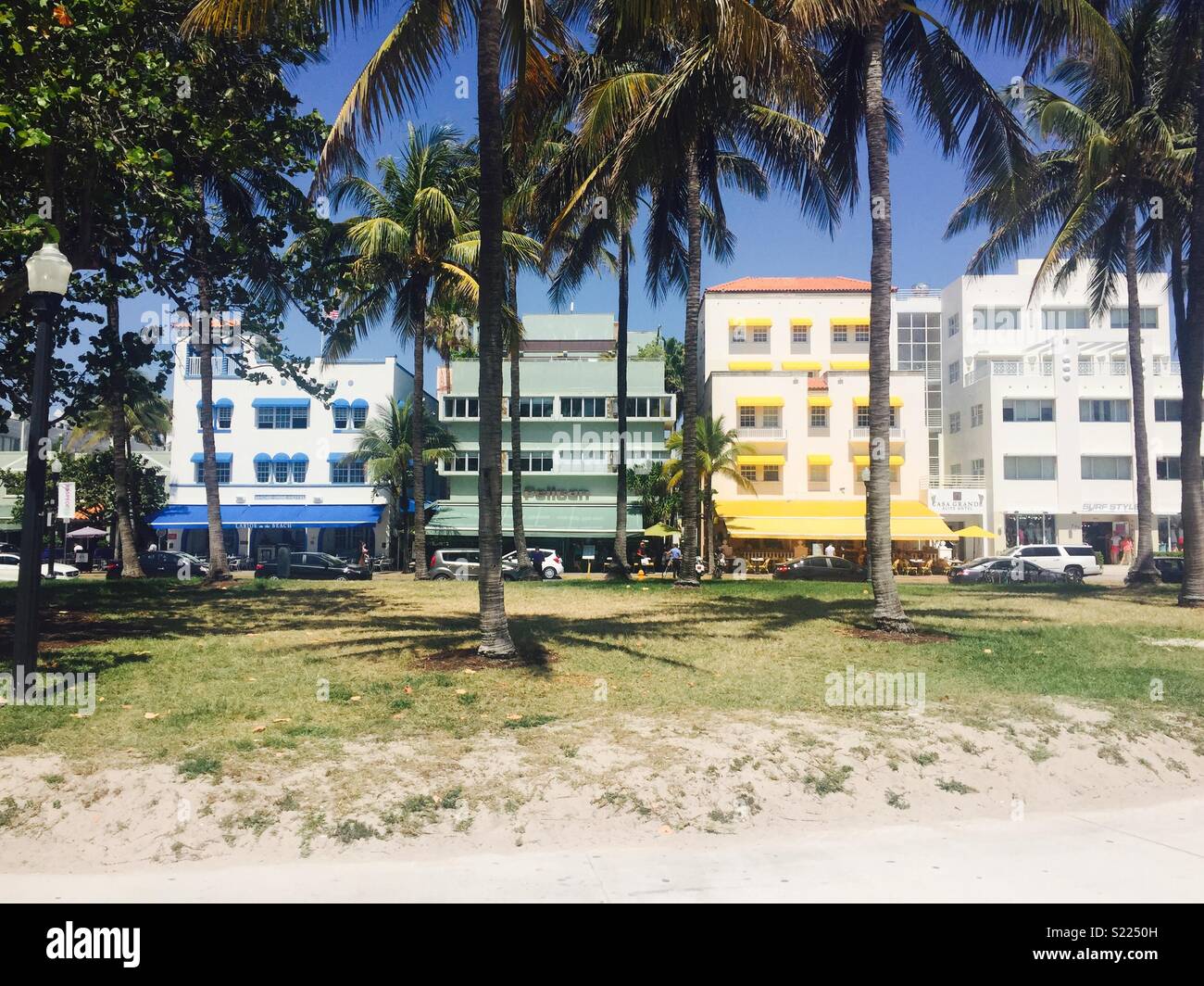 Art deco miami hi-res stock photography and images - Alamy