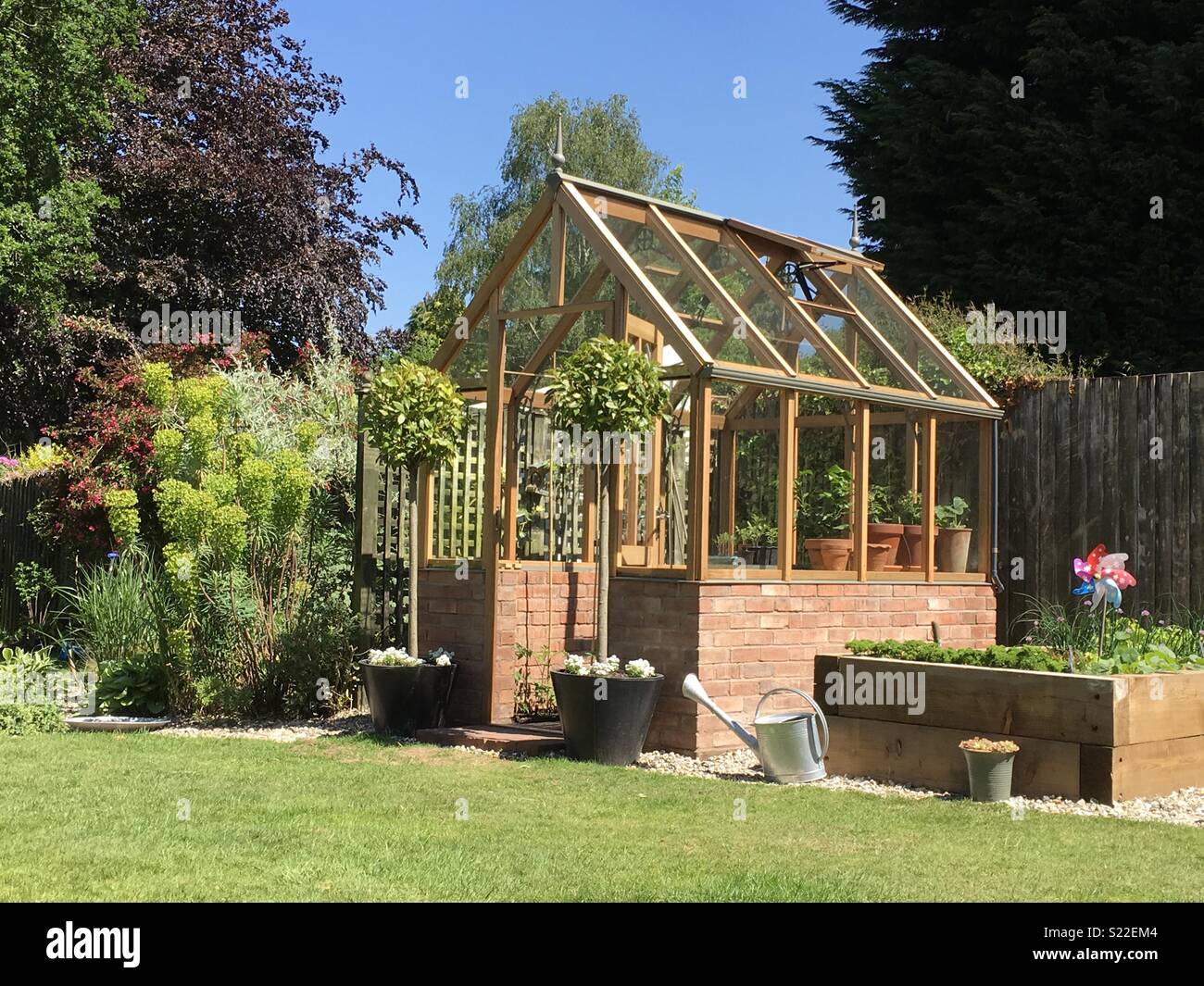 English greenhouse hi-res stock photography and images - Alamy