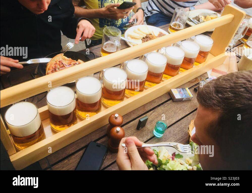 Lads drinking beers hires stock photography and images Alamy