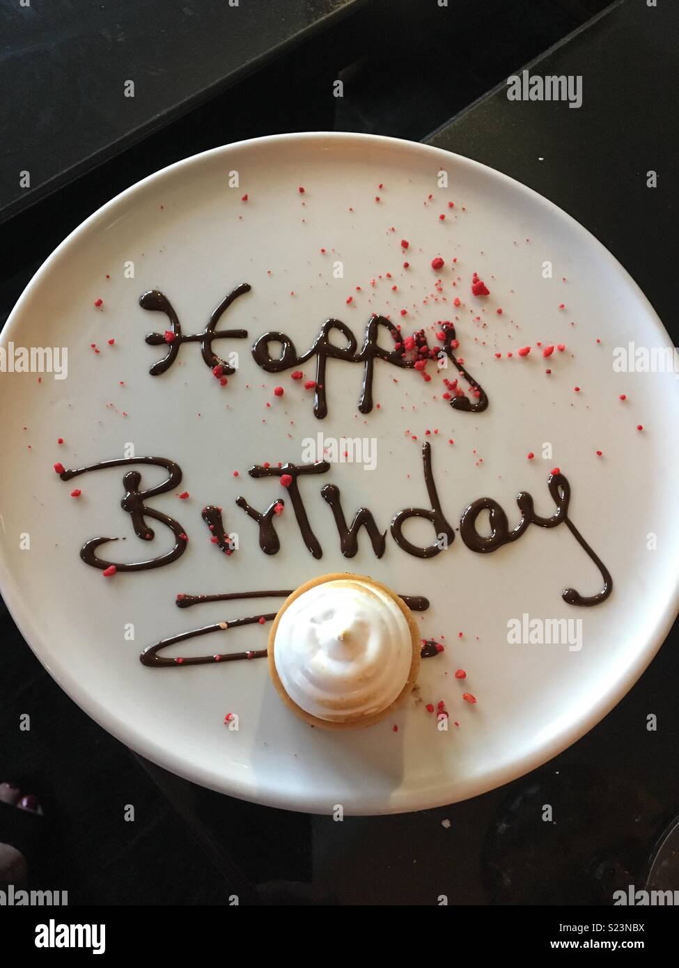 A Happy Birthday Plate Stock Photo - Alamy