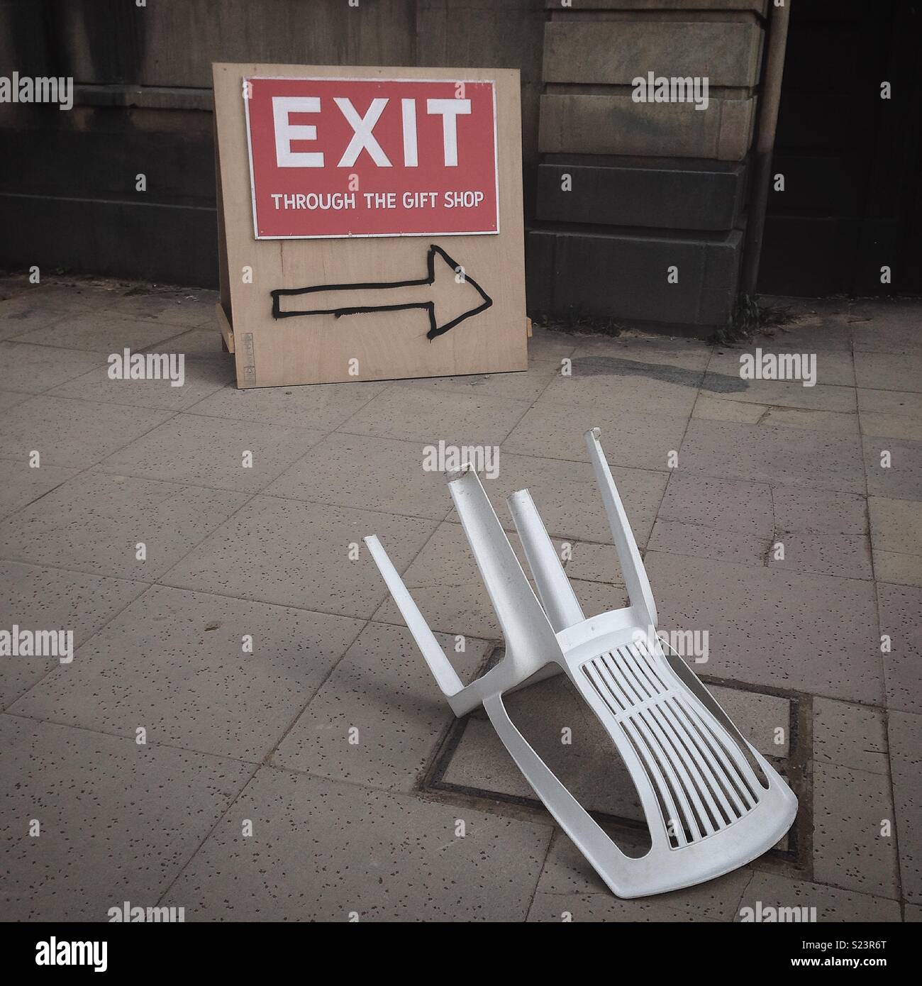 Exit Through The Gift Shop Life Is Beautiful