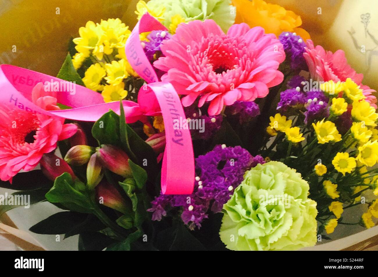 Happy birthday flower bouquet Stock Photo - Alamy