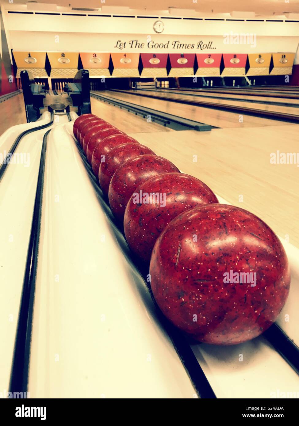 Candlepin bowling alley Stock Photo Alamy