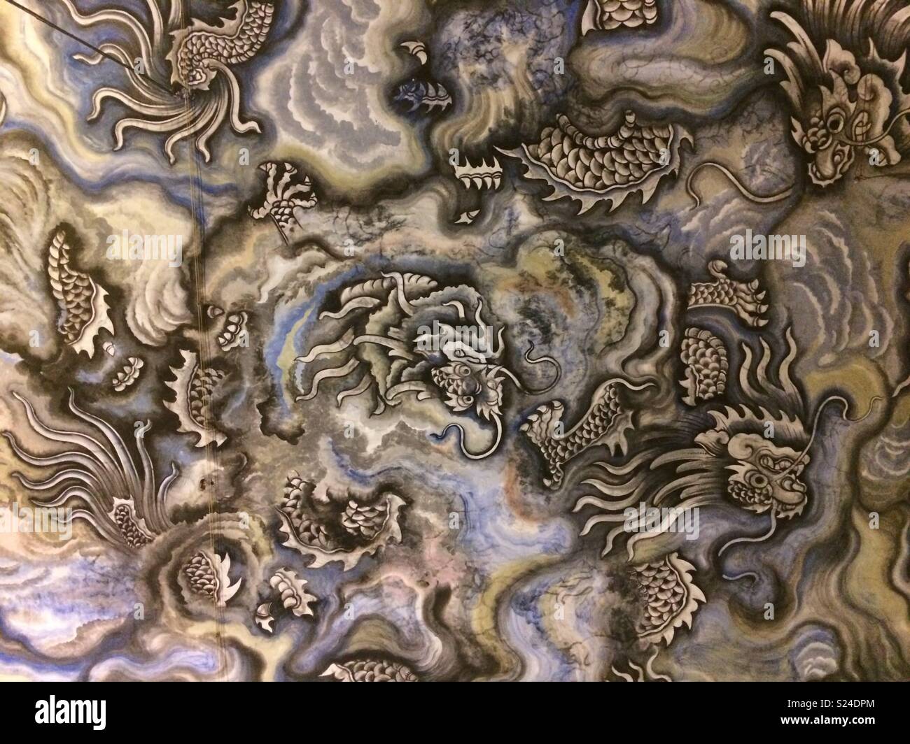 Chinese dragon painting hi-res stock photography and images - Alamy