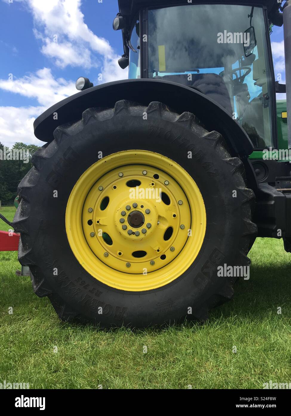 Tractor wheel hires stock photography and images Alamy